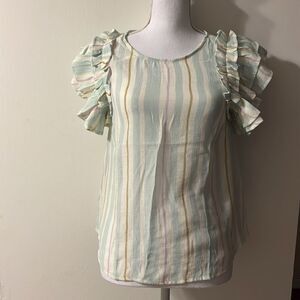 𝅺MINE Mint and Cream Crew Neck Short Sleeved Blouse with Ruffled Sleeves.  Small
